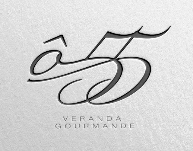 Ô55, un nouveau restaurant à Mirwart, bientôt ouvert, avec un logo élégant et sobre signé Graphic Dimension. Identité graphique raffinée pour l’ouverture prochaine du restaurant Ô55, conçu par Graphic Dimension. Un logo monochrome, épuré et intemporel pour Ô55, la future véranda gourmande à Mirwart. Graphic Dimension signe le design visuel du restaurant Ô55, en ouverture prochaine à Mirwart. Logo Ô55 : une composition élégante pour un lieu d’exception, bientôt ouvert au public.