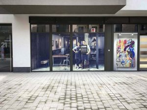 Lettrage en trompe l'oeil à Andenne dans la Promenade des Ours. Une conception originale et graphique réalisée par Laurent Feuillen de Graphic Dimension à Andenne