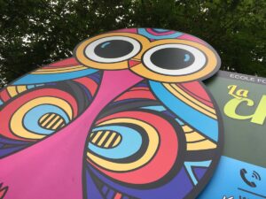 détail panneau chouette ecole hamme mille signalétique