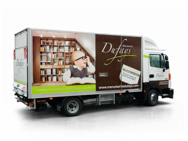 Lettrage de camion pour la menuiserie Dufays