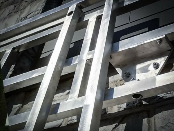 Structure d’enseigne sur mesure à Ohey